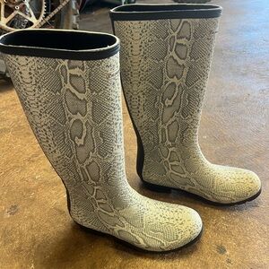 BearPaw Snake Print Boots